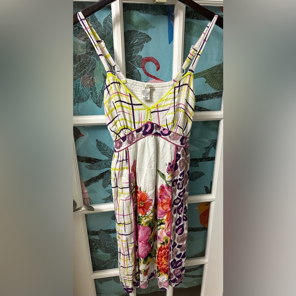 Floral sundress, feminine and pretty by Vasna Desire